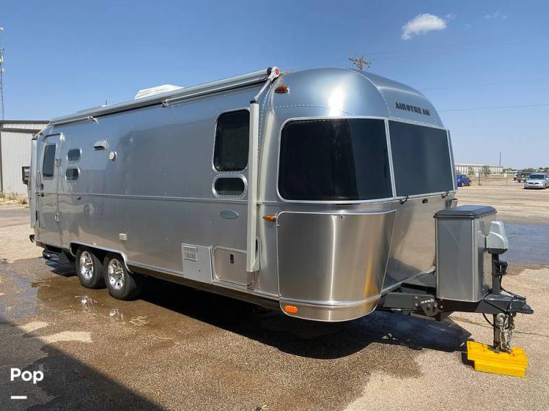 2016 Airstream Flying Cloud 25FB, $ 77,800