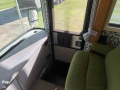 1996 Country Coach Intrigue 40 Wisteria, $ 88,900