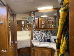 1996 Country Coach Intrigue 40 Wisteria, $ 88,900