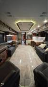 2018 Fleetwood Discovery LXE 44H, $ 245,000