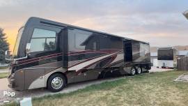 2018 Fleetwood Discovery LXE 44H, $ 245,000