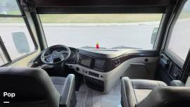 2018 Fleetwood Discovery LXE 44H, $ 245,000