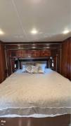 2018 Fleetwood Discovery LXE 44H, $ 245,000