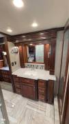 2018 Fleetwood Discovery LXE 44H, $ 245,000