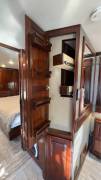 2018 Fleetwood Discovery LXE 44H, $ 245,000