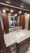 2018 Fleetwood Discovery LXE 44H, $ 245,000