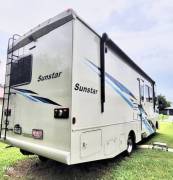 2019 Winnebago Sunstar 27PE, $ 63,000