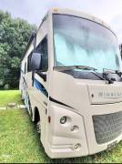 2019 Winnebago Sunstar 27PE, $ 63,000