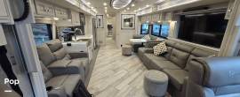 2022 Fleetwood Discovery LXE 44B, $ 299,900