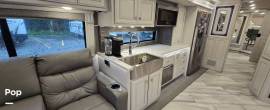 2022 Fleetwood Discovery LXE 44B, $ 299,900