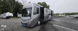 2022 Fleetwood Discovery LXE 44B, $ 299,900