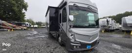 2022 Fleetwood Discovery LXE 44B, $ 299,900