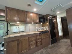 2019 Winnebago Outlook 31N, $ 49,500