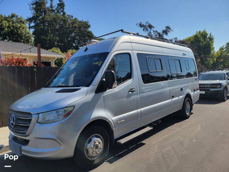 2020 Winnebago Boldt 70KL, $ 106,000
