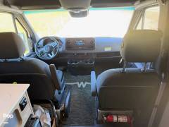 2020 Winnebago Boldt 70KL, $ 106,000