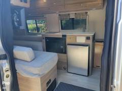 2020 Winnebago Boldt 70KL, $ 106,000