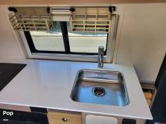 2020 Winnebago Boldt 70KL, $ 106,000