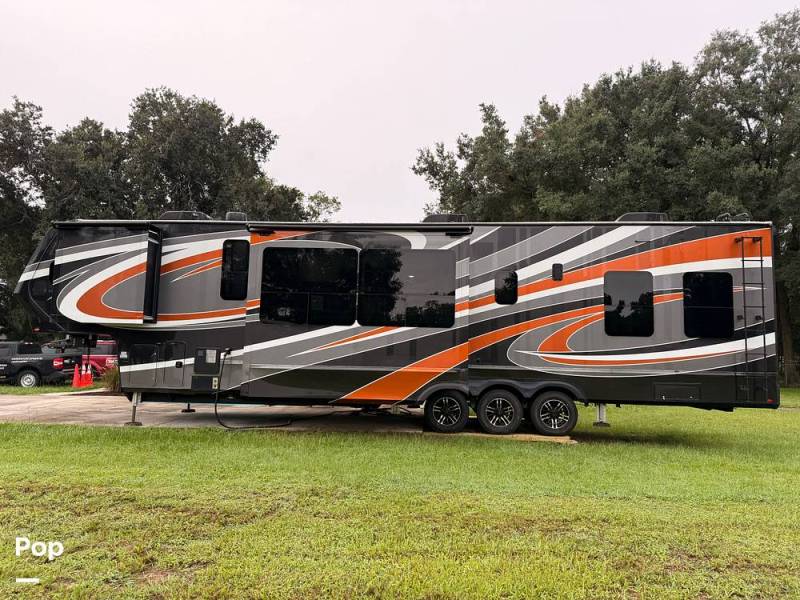 2022 Grand Design Momentum 399TH-R, $ 79,200