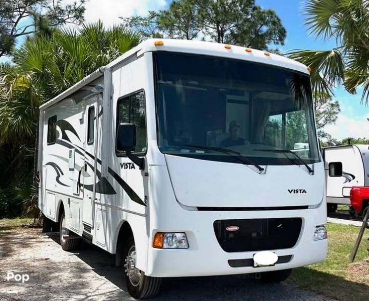 2013 Winnebago Vista 26HE, $ 37,800