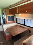 2013 Winnebago Vista 26HE, $ 37,800