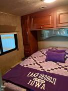 2013 Winnebago Vista 26HE, $ 37,800