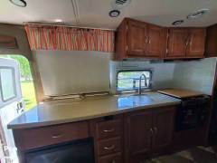 2015 Coachmen Concord 300DS, $ 58,400