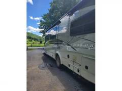 2015 Coachmen Concord 300DS, $ 58,400