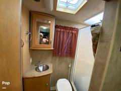 2006 Winnebago View 23H, $ 35,995