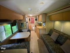 2006 Winnebago View 23H, $ 35,995