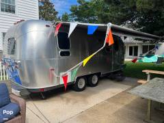 2009 Airstream International 23D Signature, $ 26,000