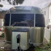 2009 Airstream International 23D Signature, $ 26,000
