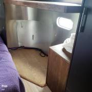 2009 Airstream International 23D Signature, $ 26,000
