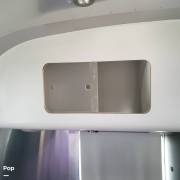 2009 Airstream International 23D Signature, $ 26,000