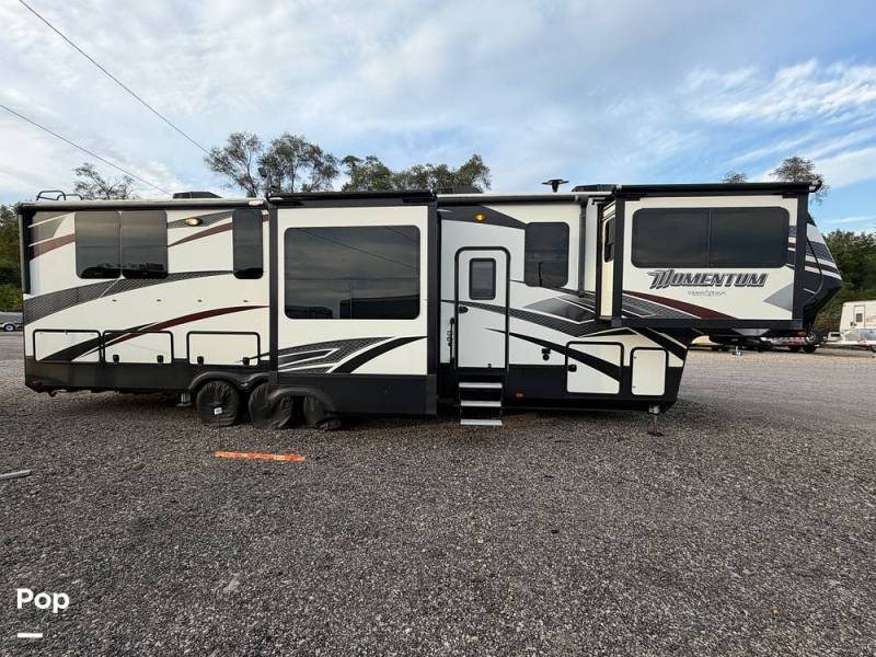 2017 Grand Design Momentum 376TH, $ 49,900