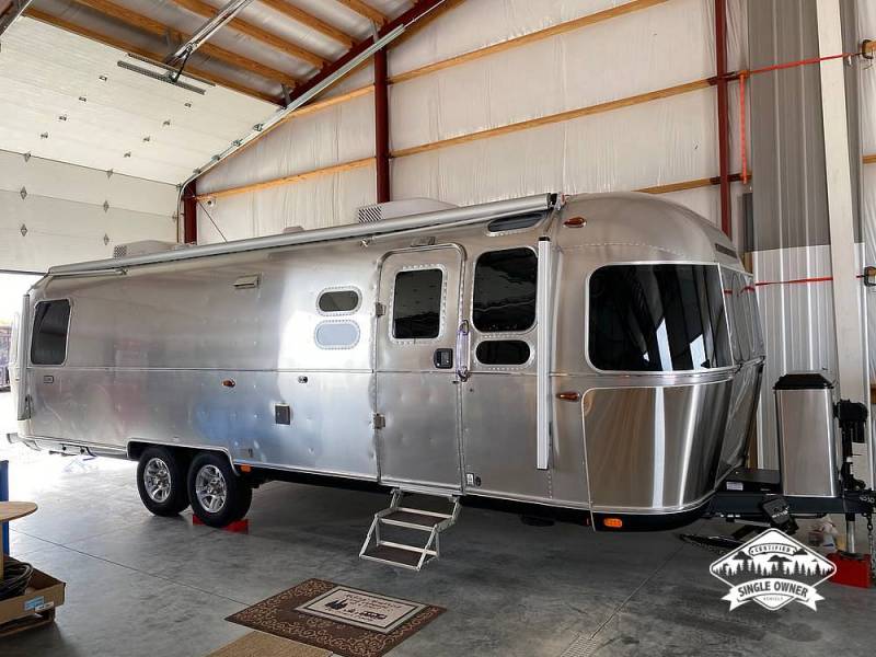 2025 Airstream Classic 30RB, $ 151,200