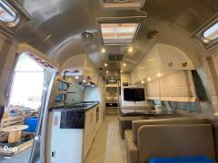 2025 Airstream Classic 30RB, $ 151,200