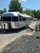 2025 Airstream Classic 30RB, $ 151,200