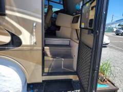 2012 Monaco Knight 40PDQ, $ 72,900