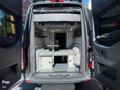 2024 Winnebago Revel 44E 4x4, $ 165,000