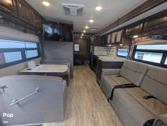 2018 Thor Motor Coach Hurricane 29M, $ 59,900