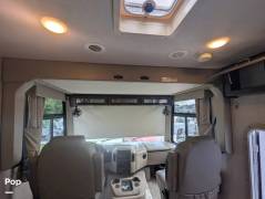 2018 Thor Motor Coach Hurricane 29M, $ 59,900
