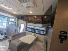 2018 Thor Motor Coach Hurricane 29M, $ 59,900