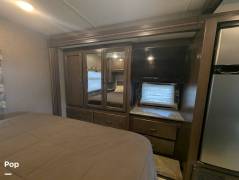 2018 Thor Motor Coach Hurricane 29M, $ 59,900