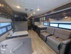 2018 Thor Motor Coach Hurricane 29M, $ 59,900