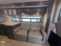2018 Thor Motor Coach Hurricane 29M, $ 59,900