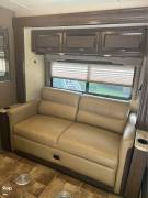 2017 Thor Motor Coach Vegas 24.1, $ 50,000
