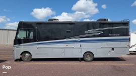 2022 Winnebago Adventurer 30T, $ 99,900