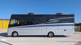 2022 Winnebago Adventurer 30T, $ 99,900