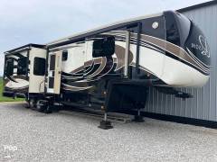 2016 DRV Mobile Suites 38PS3, $ 58,800