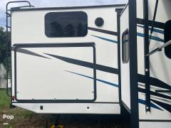 2022 Coachmen Freedom Express 320BHDSLE, $ 45,000